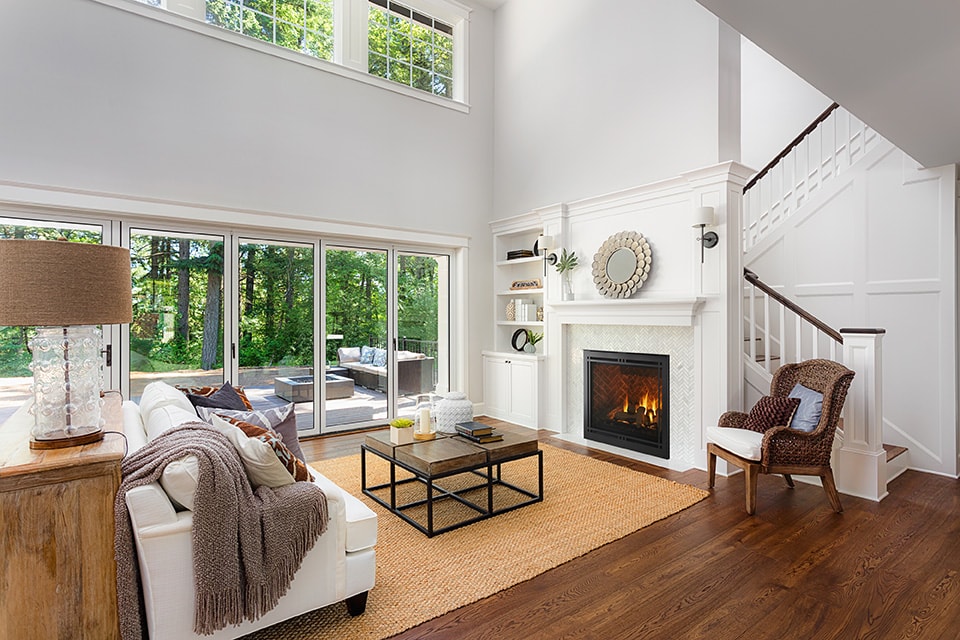 Majestic Meridian Platinum 42 gas fireplace in contemporary living room with herringbone interior